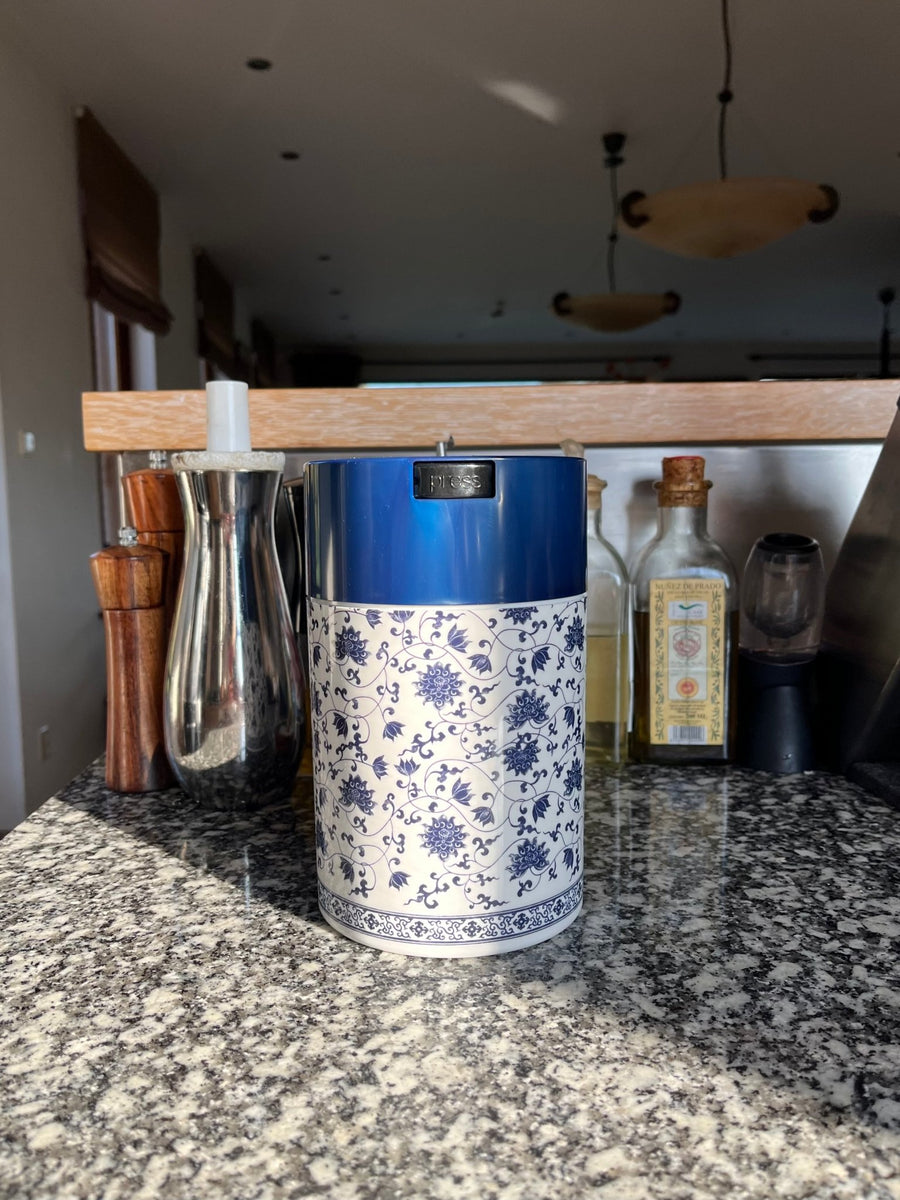 CoffeeVac 1.85L Airtight Coffee Container - TightVac Europe - Airtight Food Storage Containers