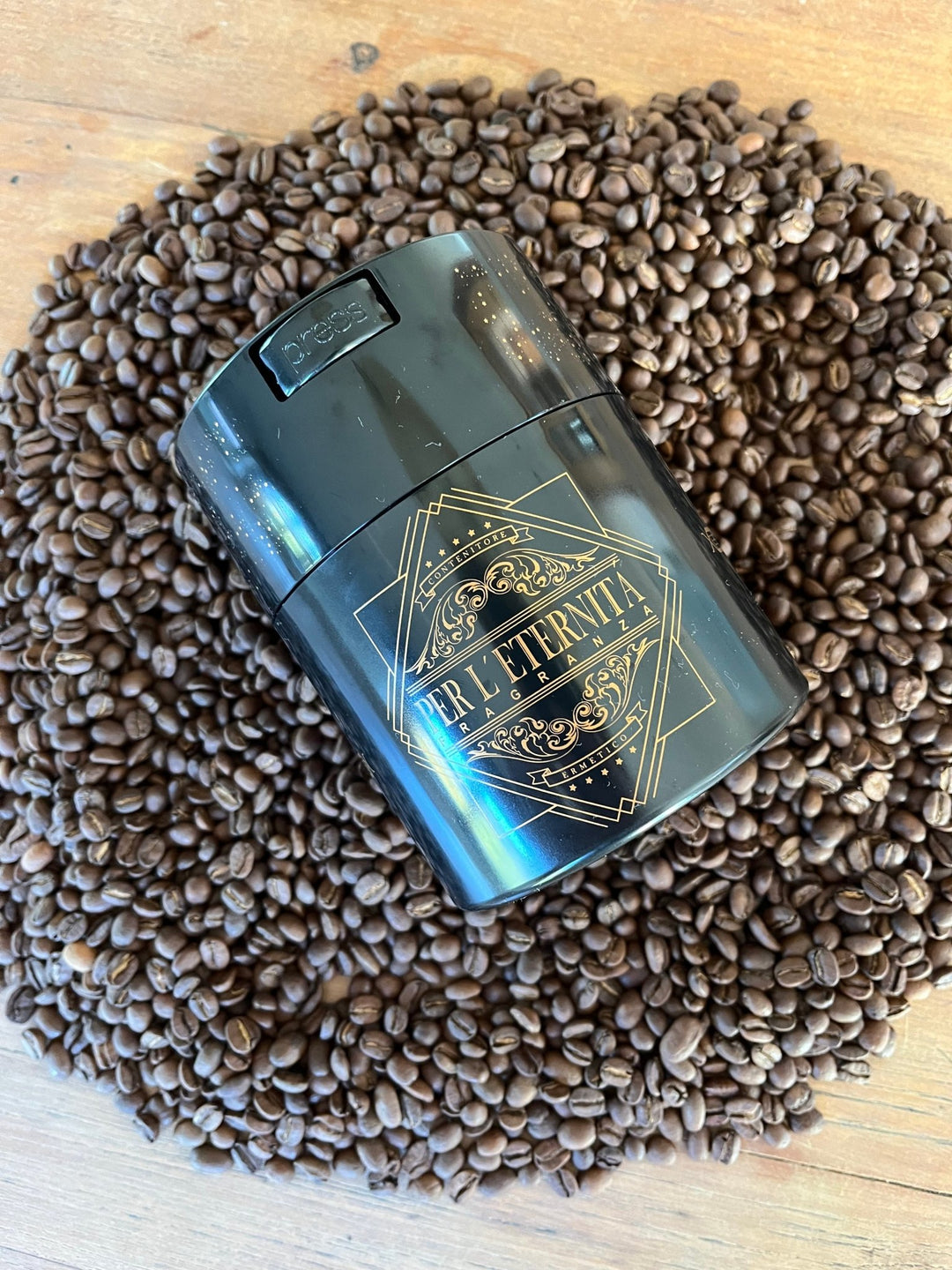 Coffeevac Airtight Coffee Container 0.8L - TightVac Europe - The eassiest storage solutions