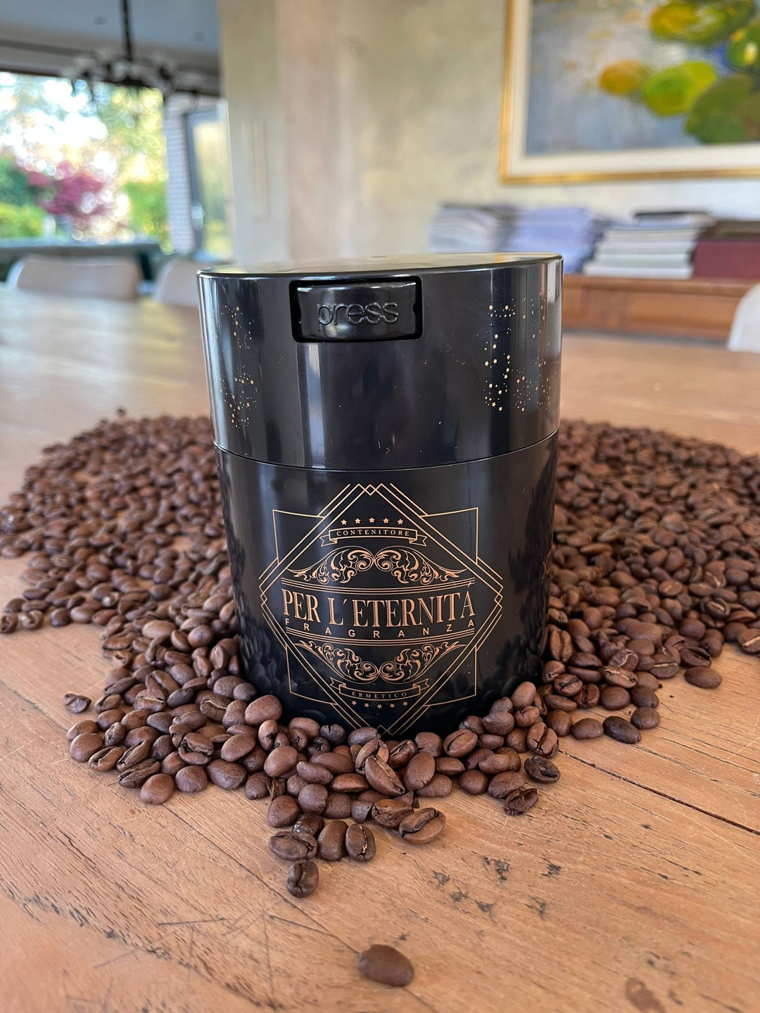 Coffeevac Airtight Coffee Container 0.8L - TightVac Europe - The eassiest storage solutions