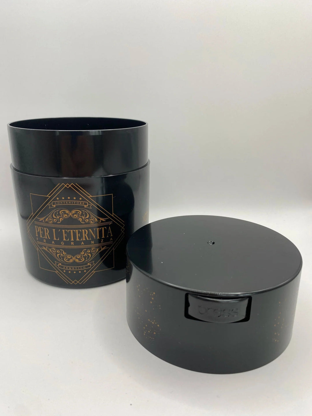 Coffeevac Airtight Coffee Container 0.8L - TightVac Europe - The eassiest storage solutions