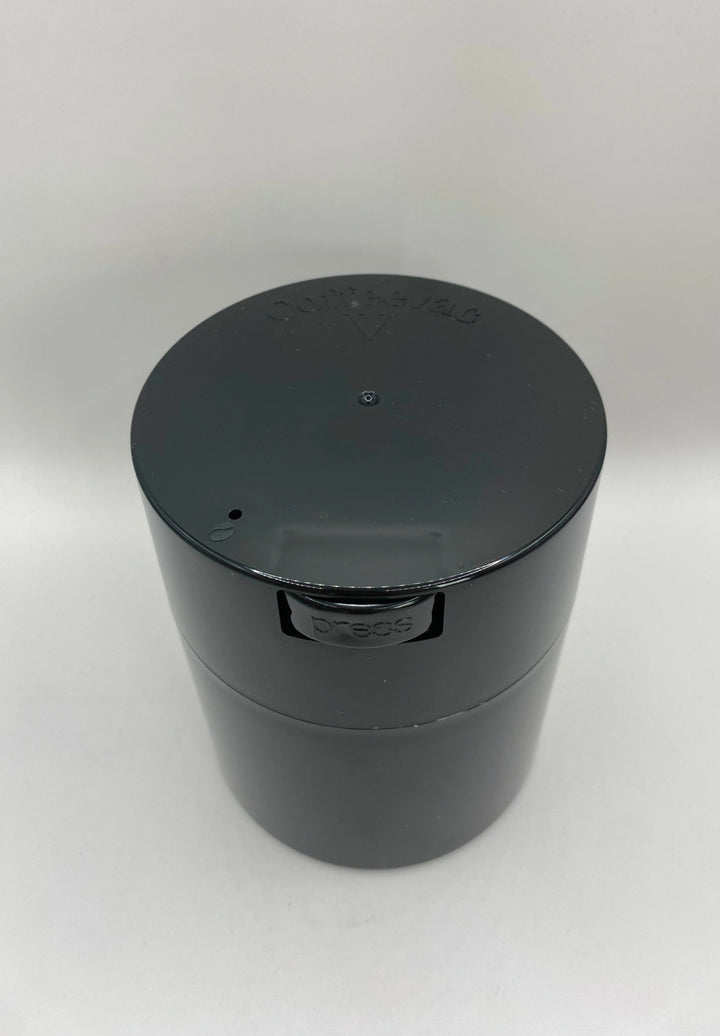 Coffeevac V Airtight Coffee Container / 0.8L / 250g / Solid / Black - TightVac Europe - The eassiest storage solutions