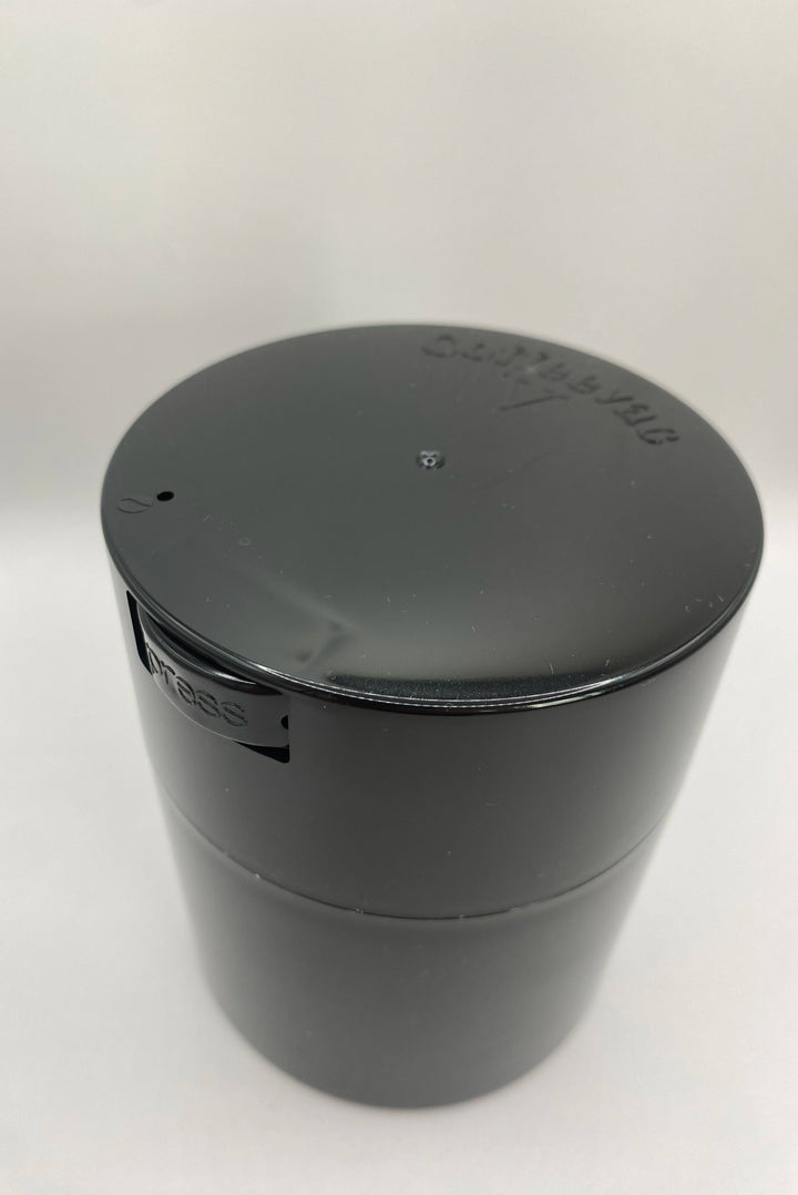 Coffeevac V Airtight Coffee Container / 0.8L / 250g / Solid / Black - TightVac Europe - The eassiest storage solutions