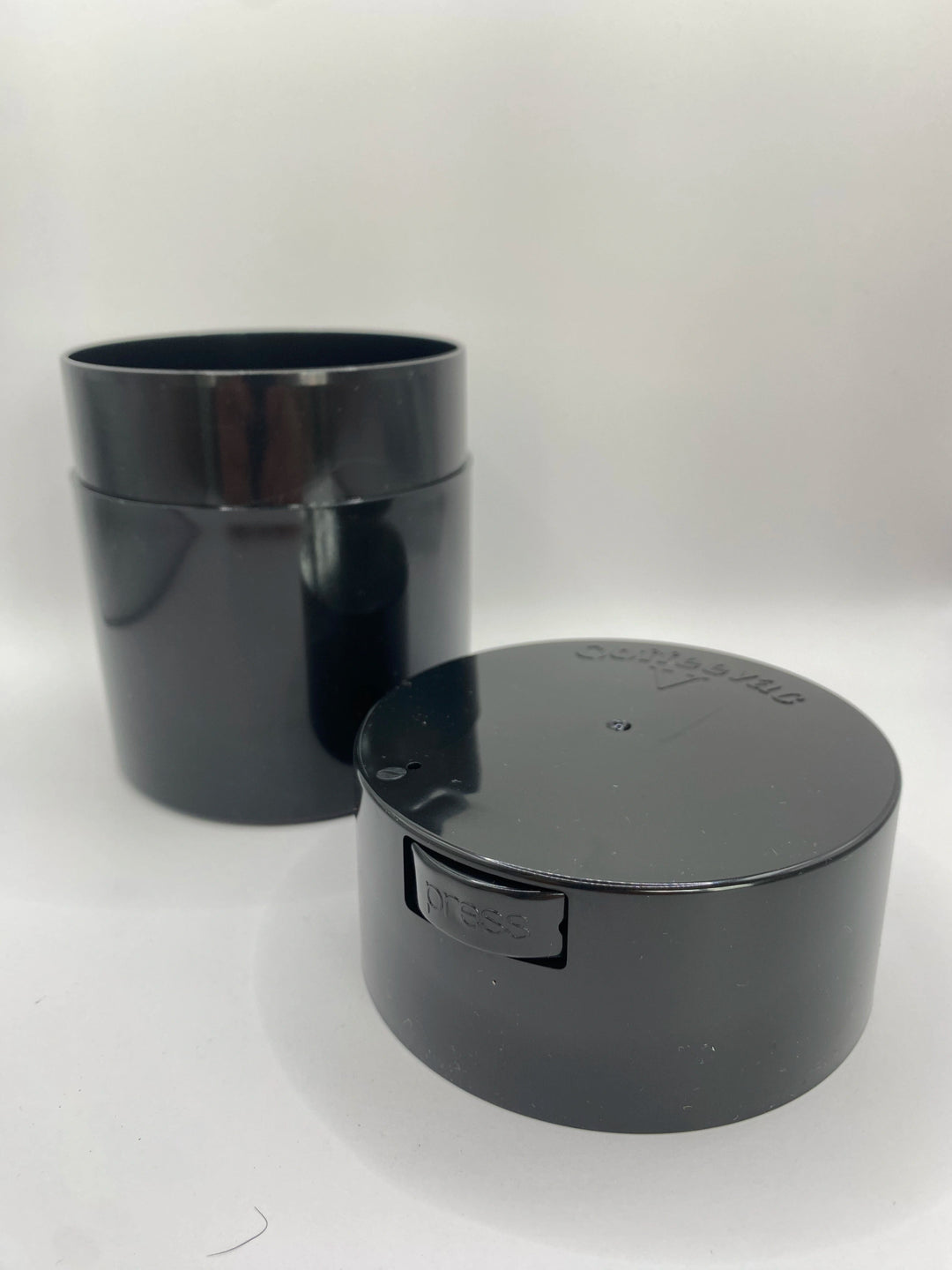 Coffeevac V Airtight Coffee Container / 0.8L / 250g / Solid / Black - TightVac Europe - The eassiest storage solutions