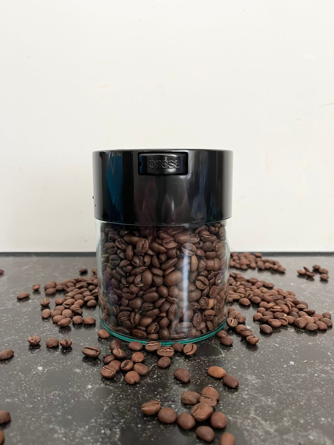 Coffeevac V Airtight Coffee Container 0.8L - TightVac Europe - The eassiest storage solutions