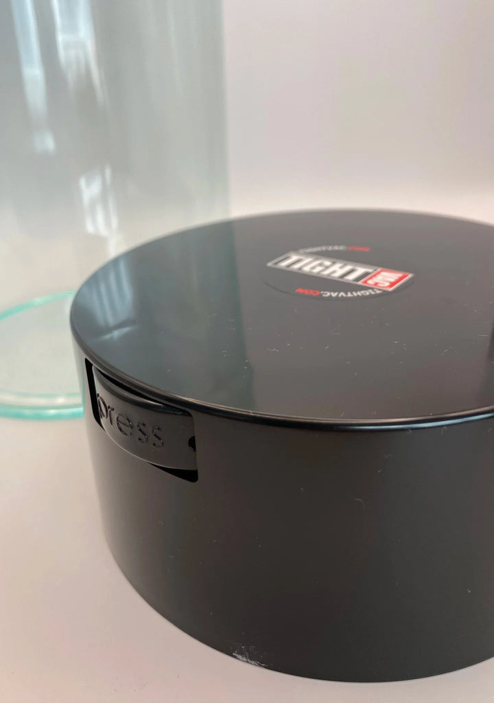 TightVac Airtight Container / 2.35L / 680g / Clear / Black - TightVac Europe - The eassiest storage solutions