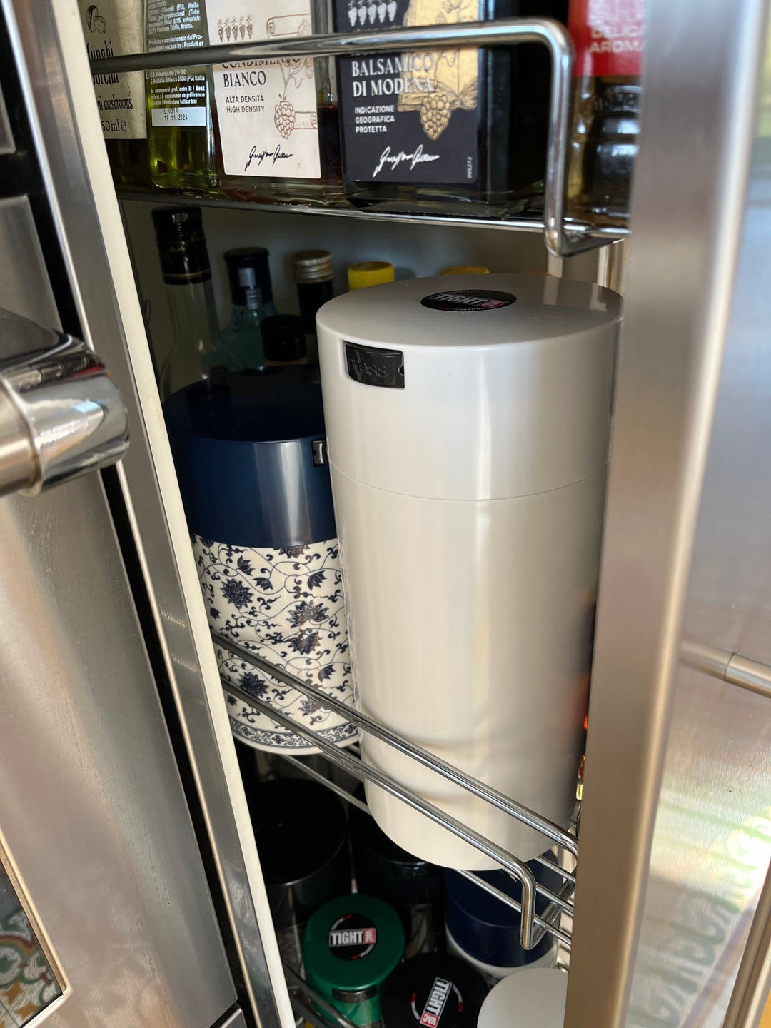 TightVac Airtight Container 2.35L - TightVac Europe - The eassiest storage solutions