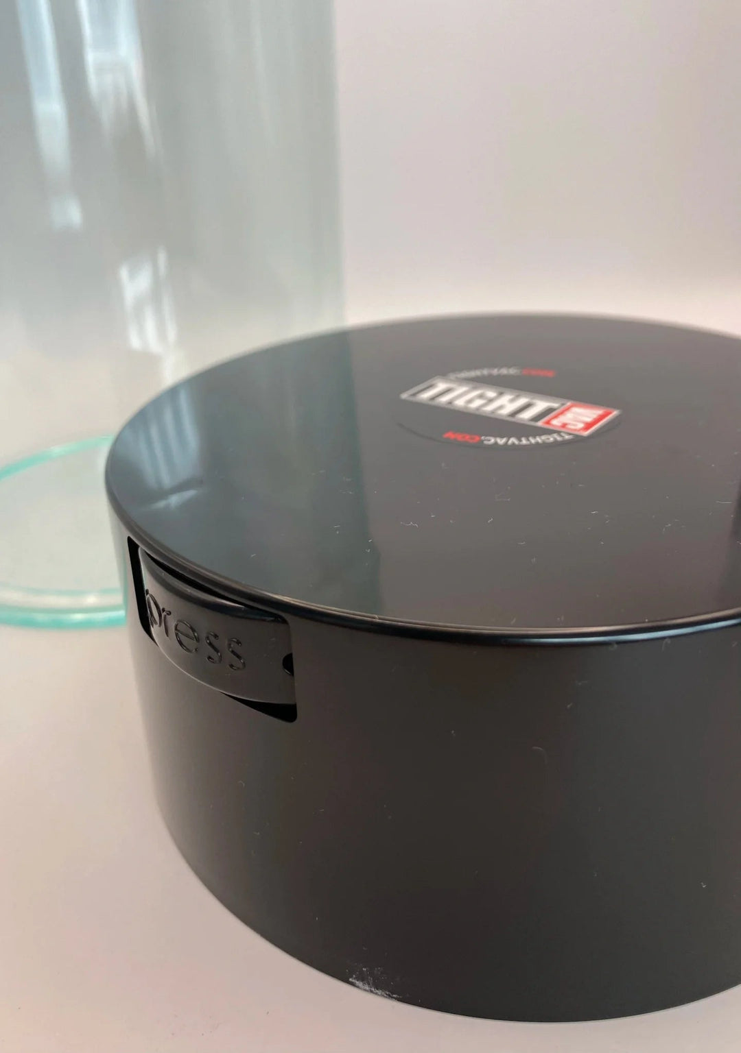 TightVac Airtight Container 2.35L - TightVac Europe - The eassiest storage solutions