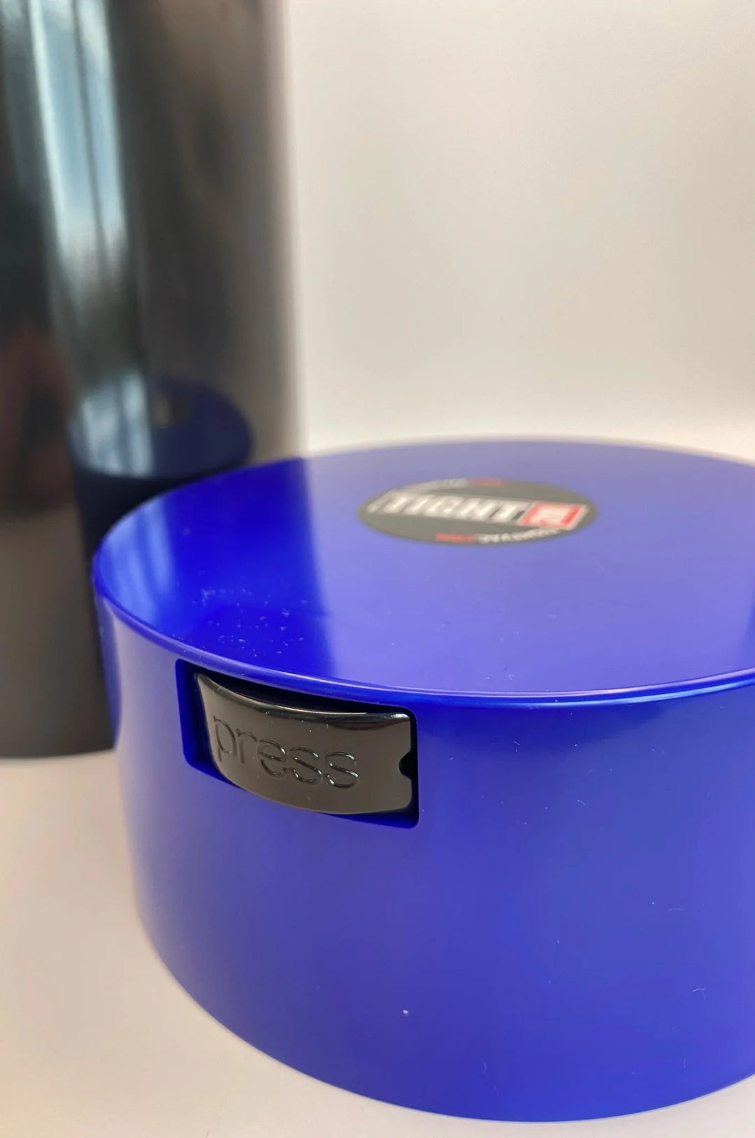 TightVac Airtight Container 2.35L - TightVac Europe - The eassiest storage solutions